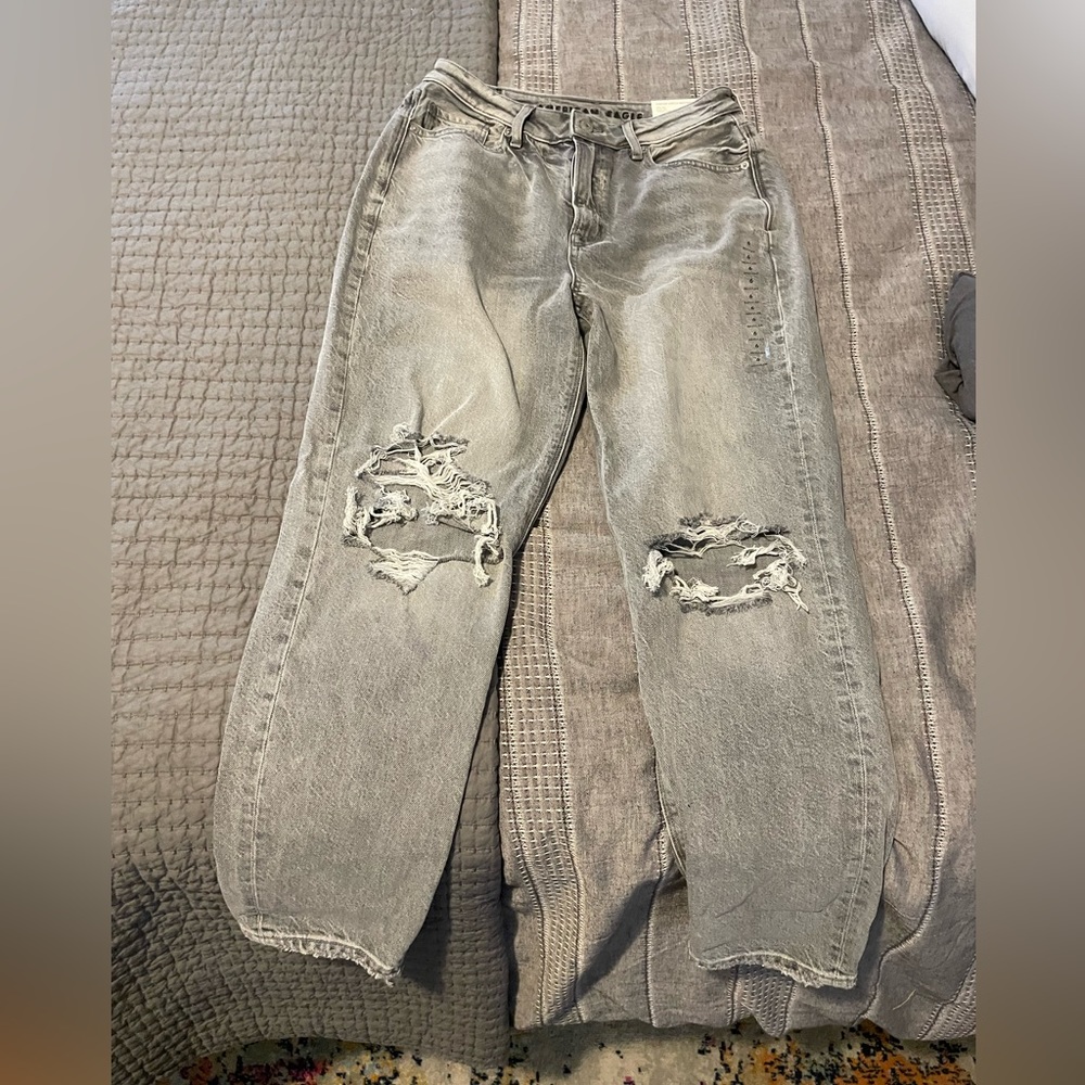 Grey distressed American Eagle Mom Jeans size 6R